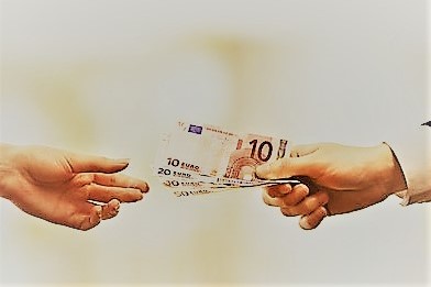 How does VAT payable work for IT services and why is it worthwhile to be VAT registered?
