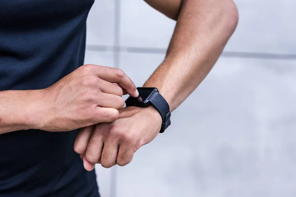 Purchasing a Smartwatch for Business – VAT Refund and qualification as deductible Expense?
